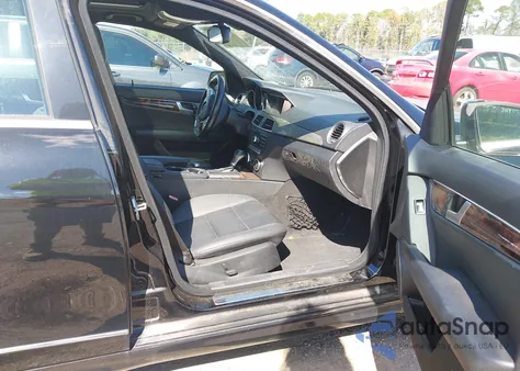 2013 Mercedes-Benz C 250 Luxury/Sport from USA, damaged, VIN WDDGF4HB5DA862291